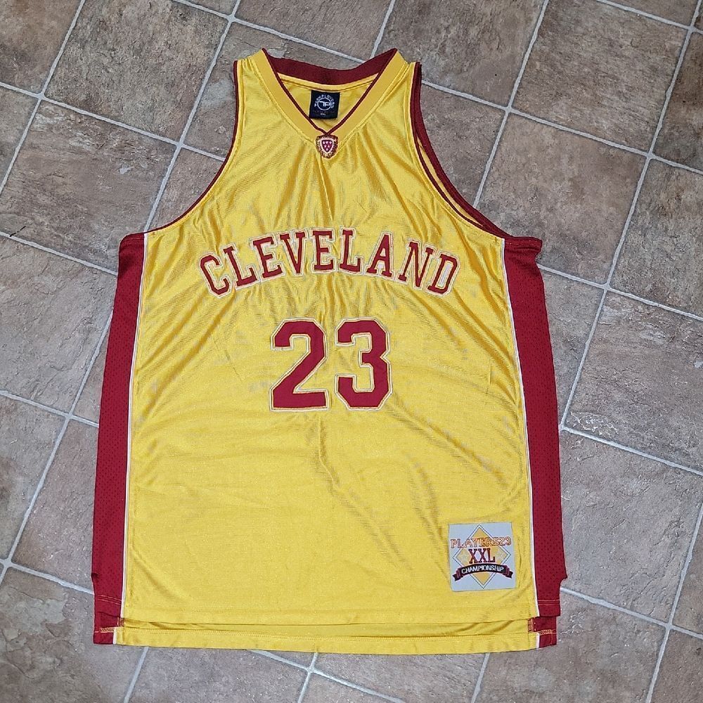 Team Players Cleveland 23 Cavaliers Football Ball Fan Sports Jersey Mens XXL 2XL